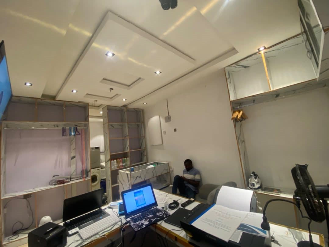 The Maventhin counter at Iyana Isashi